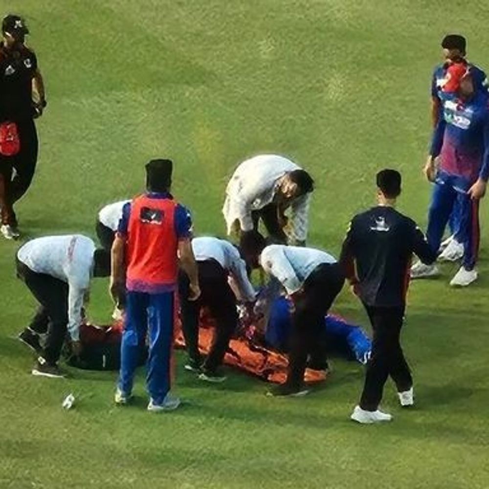 કેચ પકડવા જતા એન્ગિડીનું માથું જમીન સાથે પટકાયું:એમ્બ્યુલન્સમાં સ્ટેડિયમ બહાર લઈ જવો પડ્યો, પંજાબને મળી જોરદાર શરૂઆત, દિલ્હીના બોલર્સને ધોયા