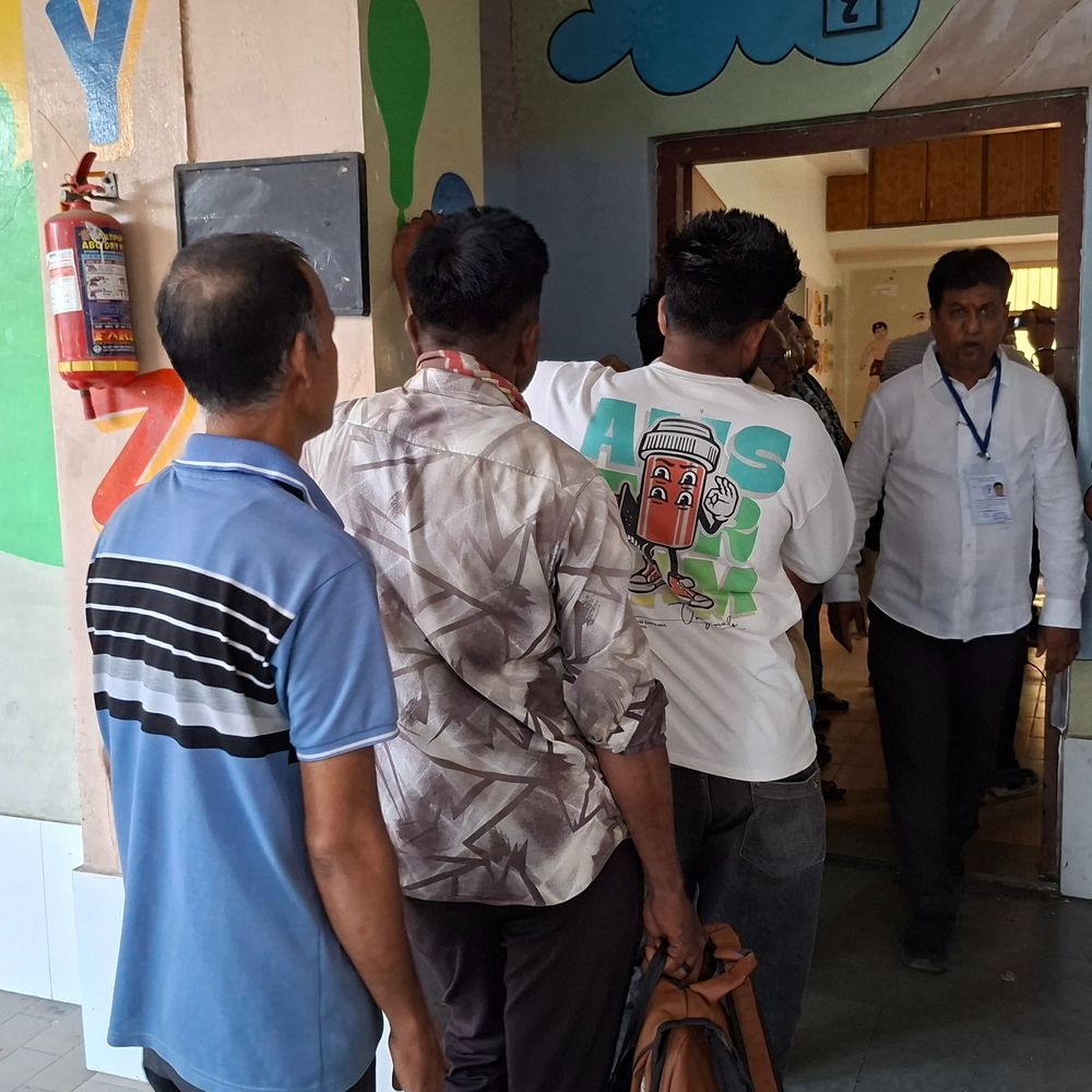 મહેસાણા મહાનગરપાલિકા ચૂંટણી:વોર્ડ નં. 6માં EVM ખોટવાતા મતદારોને હાલાકી, સવારથી મતદાનમાં વિલંબ થતાં ઉત્સાહ ઓસર્યો