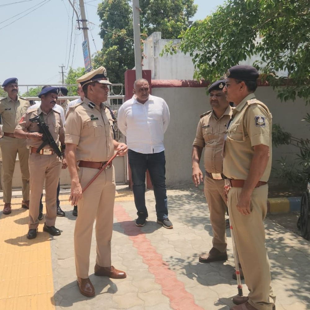 ભાવનગર રેન્જમાં શાંતિપૂર્ણ મતદાન:​લોકશાહીના પર્વમાં ઉત્સાહભેર ભાગ લેવા રેન્જ આઈજીની મતદારોને અપીલ