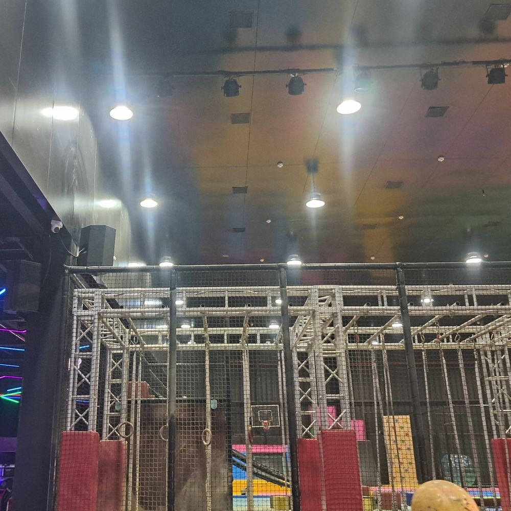 'હું મારી દીકરીને તેડી પરિવાર સાથે સુરક્ષિત બહાર નીકળ્યો':રાજકોટના ફન બ્લાસ્ટ ગેમઝોનમાં આગ લાગતા લોકોમાં અફરાતફરી, હાજર કર્મચારીઓની સમયસૂચતાએ મોટી જાનહાનિ ટળી