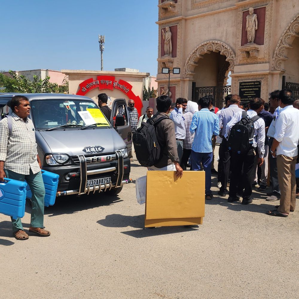 ગીર સોમનાથમાં સ્થાનિક સ્વરાજ્ય ચૂંટણી માટે મતદાન શરૂ:સવારે 9 વાગ્યા સુધીમાં 9.65 ટકા મતદાન, 9.05 લાખ મતદારો 284 બેઠકો પર 712 ઉમેદવારોનું ભાવિ નક્કી કરશે