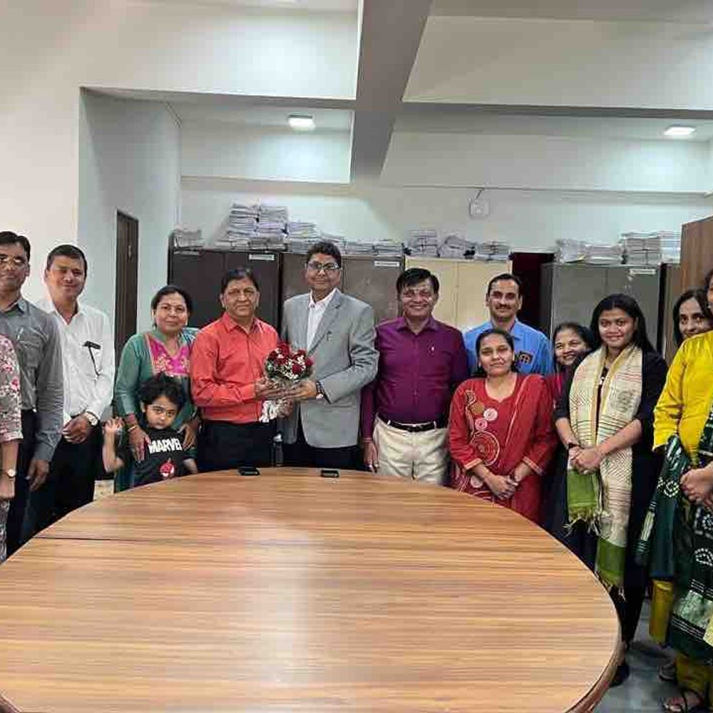 એચ.એ. કોલેજમાં પ્રો. પંકજ રાવલનો સન્માન સમારોહ:અકાઉન્ટન્સીના લોકપ્રિય પ્રોફેસરે 30 વર્ષ સેવા આપી, મર્યાદાના કારણે નિવૃત્ત