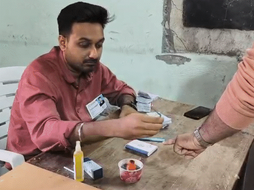 જૂનાગઢમાં સ્થાનિક સ્વરાજ્યની ચૂંટણી: જિ.પંચાયત, 9 તા.પંચાયત અને કેશોદ નગરપાલિકા માટે મતદાનનો આરંભ.