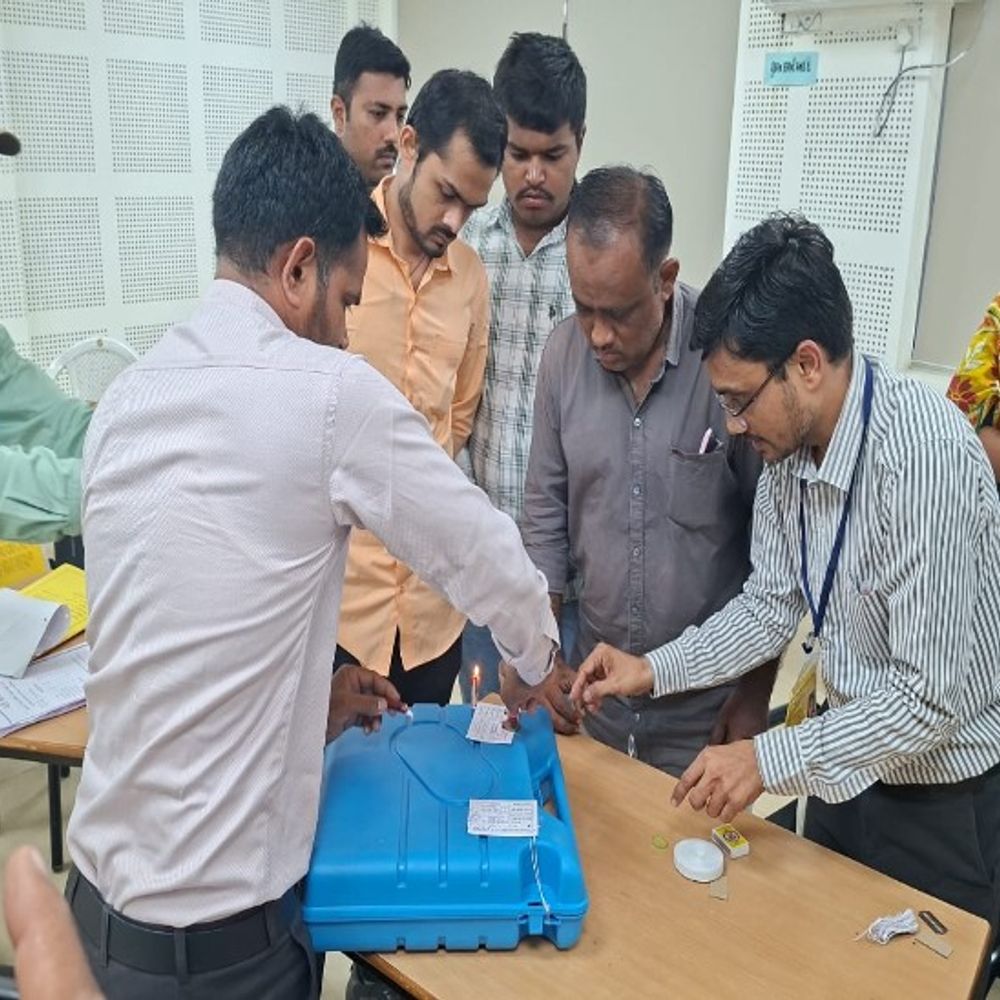 ભાવનગર મનપા ચૂંટણી:મનપાની 13 વોર્ડમાં શાંતિપૂર્ણ મતદાન સંપન્ન, 52 બેઠકોના 150 ઉમેદવારોના ભાવિ EVM માં કેદ, 28મીએ થશે ભાવિનો ફેંસલો