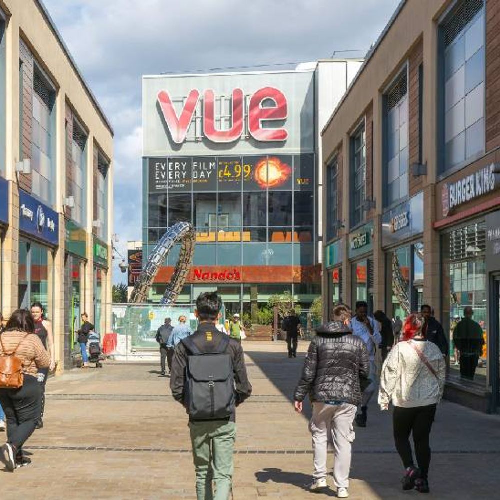 હાશશ...કોરોનાની અસર પતી, 2026 સિનેમા માટે સૌથી શ્રેષ્ઠ:Gen Zથી દુનિયાભરના થિએટર્સમાં રોનક પાછી આવી; બોક્સ ઓફિસ મજબૂત બની