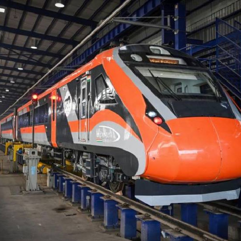 ઓલ વેધર ટેકનોલોજીથી સજ્જ હશે જમ્મુ-શ્રીનગર વંદે ભારત ટ્રેન:30 એપ્રિલથી દોડશે, 6 કલાકમાં સફર પૂરી કરશે; પર્યટનને પ્રોત્સાહન મળશે