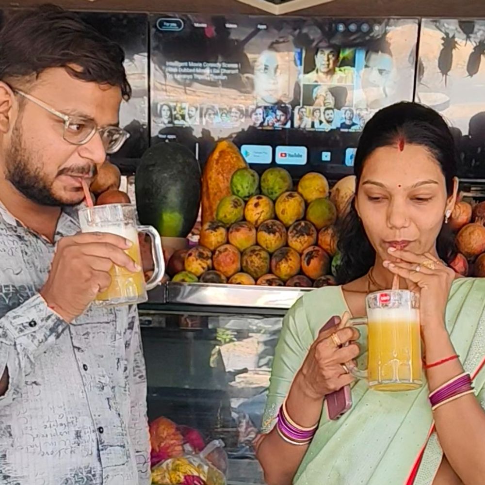 વડોદરામાં ગરમી 43 ડીગ્રી થતા લોકો તોબા પોકારી ગયા:ગરમીથી રાહત મેળવવા માટે લોકોના પ્રયાસો, ડીહાઈડ્રેશનથી બચવા જ્યૂસ, લીંબુ પાણી પીવે છે, વેચાણમાં પણ 50% નો વધારો, બપોરે રસ્તાઓ સુમસામ થયા