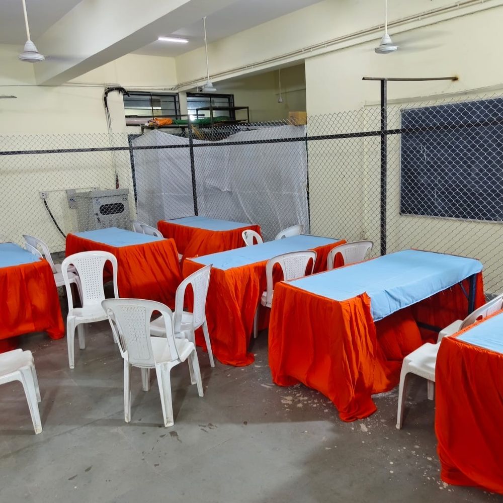 સુરત મનપા ચૂંટણી, EVMમાં છેડછાડના ડરથી કોંગ્રેસ એલર્ટ મોર્ડમાં:ઉમેદવાર અને કાર્યકર્તાઓનો સ્ટ્રોંગ રૂમની બહાર રાત-દિવસ પહેરો