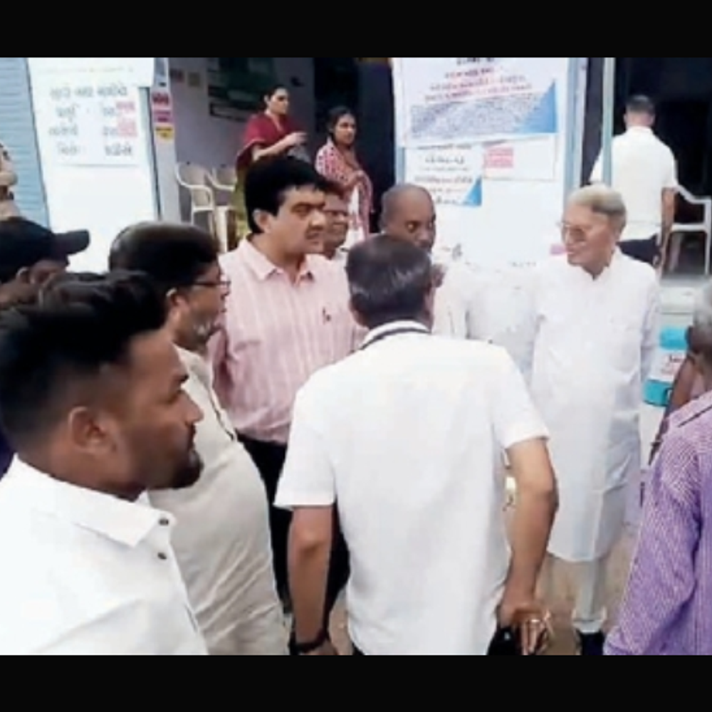 નવસારી વોર્ડ-13માં 'લાફા કાંડ'થી ભાજપ-કોંગ્રેસના ઉમેદવારો આમને સામને આવતા રાજકારણમાં ગરમાવો.