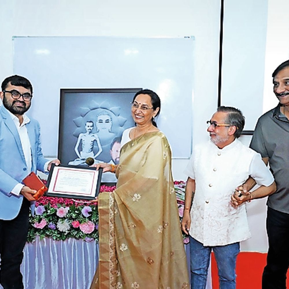 તબીબોનું સન્માન:સુરેન્દ્રનગરમાં 46 તેજસ્વી તબીબી છાત્રો ગોલ્ડ મેડલથી સન્માનિત: 1 વિદ્યાર્થીને 4 ગોલ્ડમેડલ