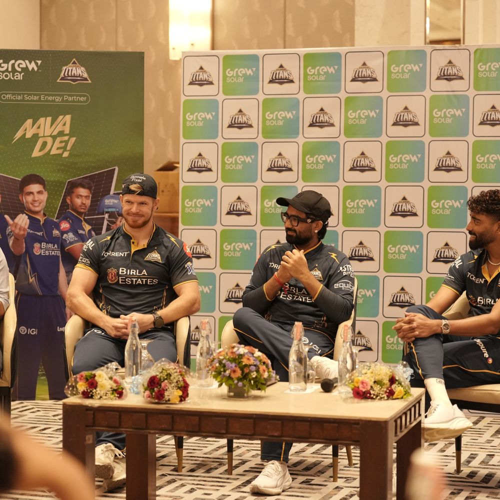 'ગુજરાતના લોકો ખરેખર ટીમને પ્રેરણા આપે છે':ભાસ્કરના સવાલ પર સિરાજે કહ્યું- ફેન્સને સલામ; ગ્લેન ફિલિપ્સે બોલ્યો- એથ્લેટિક સ્કિલ્સમાં 'રિએક્શન ટાઇમ' સૌથી મહત્વનો છે