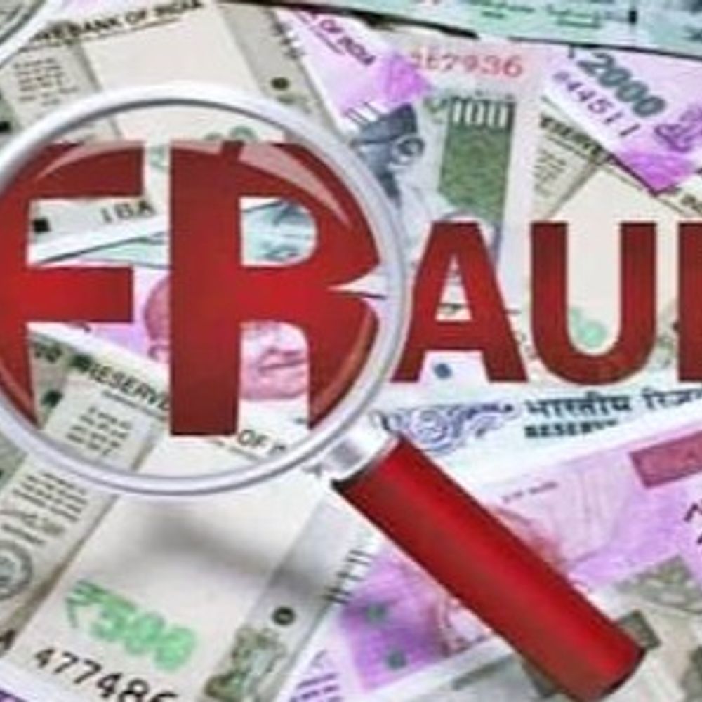 કેનેડાની વર્ક પરમિટના નામે યુવક સાથે 8.50 લાખની ઠગાઈ:'મારી પહોંચ ઉપર સુધી છે, મને પોલીસ કે કોર્ટનો ડર નથી. જે કરવું હોય તે કરી લો', પૈસા પરત માંગતા આરોપી પિતા-પુત્રની યુવકને ધમકી