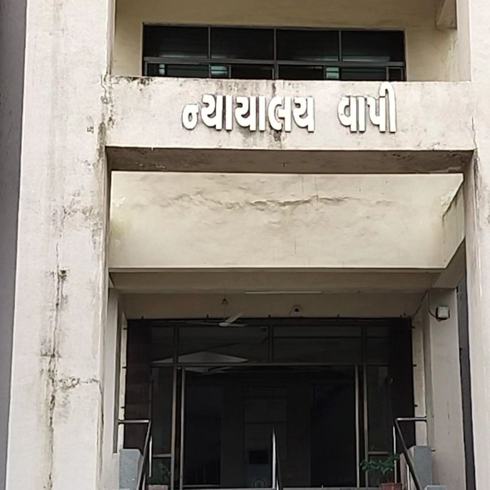 દવા ચોરી કેસ: આરોપી બસપ્પા સજ્જનની આગોતરા જામીન અરજી નામંજૂર:વાપી કોર્ટે સરકારી વકીલની દલીલો ગ્રાહ્ય રાખી મહત્વનો હુકમ કર્યો