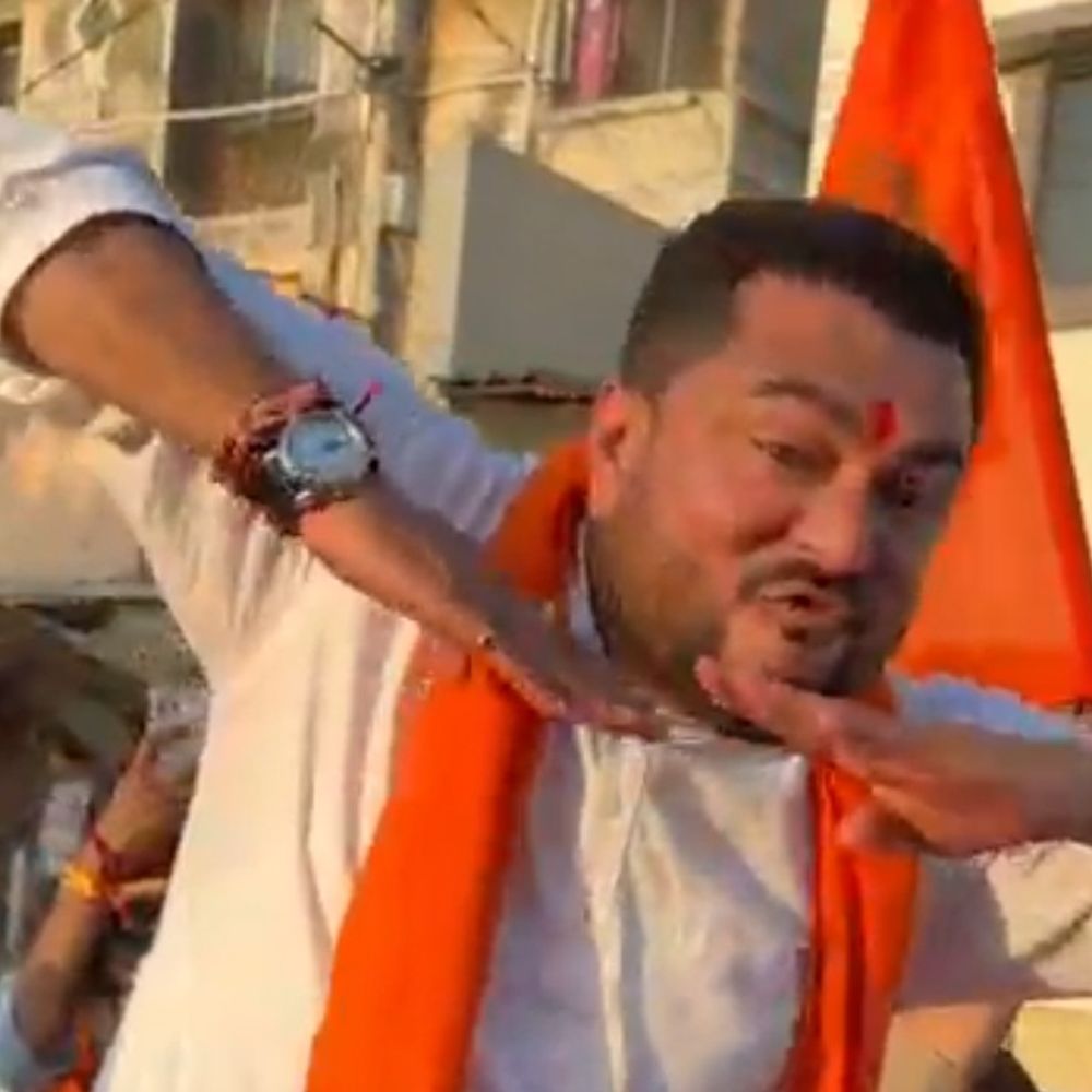 વેરાવળમાં ભાજપના વિજયજશ્નમાં સાંસદનો 'પુષ્પા સ્ટાઈલ' ડાન્સ:ચાર બેઠકોનું નુકસાન છતાં સત્તા જાળવી રાખતા ભાજપમાં ખુશીની લહેર, રાજેશ ચુડાસમાનો 'વાઈલ્ડ ફાયર' અંદાજ ચર્ચામાં