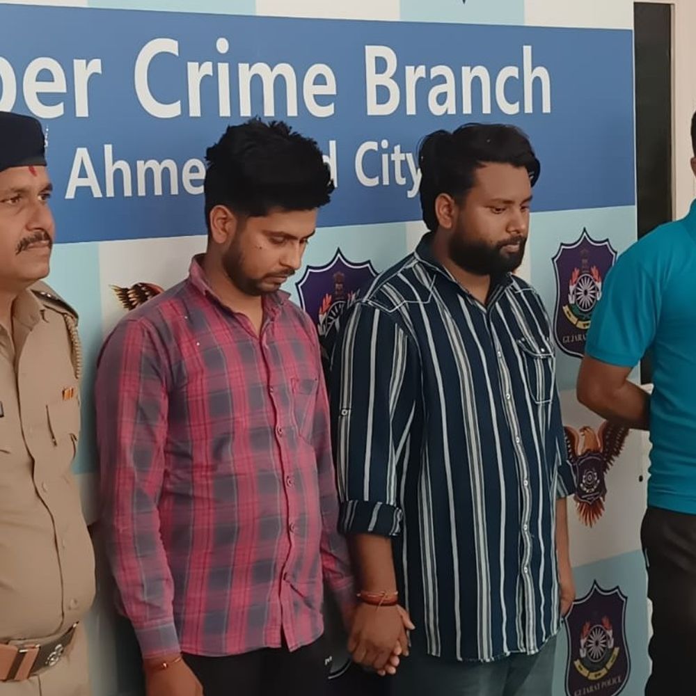 LIC પોલિસી મેચ્યોર થયા પછી 48 લાખની છેતરપિંડી:ગાઝિયાબાદના ભેજાબાજે NPCIના અધિકારી બનીને 48 લાખ પડાવ્યા, પોલીસે મુખ્ય આરોપી સહિત સીમકાર્ડ વેચનારને ઝડપ્યો