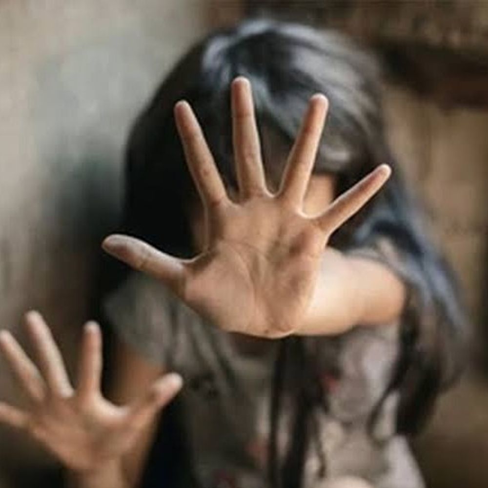 સુરત વધુ એક બાળકી સાથે અડપલાંનો બનાવ:મનપાના સફાઈકર્મીએ 8 વર્ષીય બાળકી પર દાનત બગાડી, પાણી પીવડાવવાના બહાને ઘરમાં બોલાવી છેડતી કરી