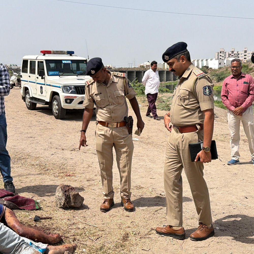 જામનગરમાં નદીકાંઠેથી યુવાનનો મૃતદેહ મળ્યો:25 વર્ષના યુવકની લોહીલુહાણ હાલતમાં લાશ મળી, હત્યાની આશંકા, પોલીસ તપાસ શરૂ