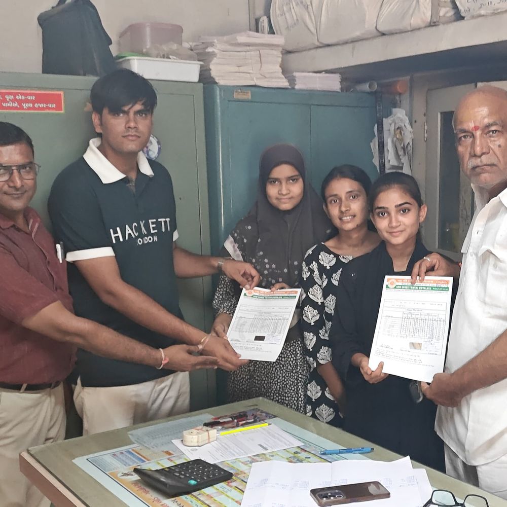 હિંમતનગરની ત્રિવેણી વિદ્યાલયમાં વાર્ષિક પરિણામ જાહેર:ધોરણ 5થી 9 અને 11ના 683 વિદ્યાર્થીને માર્કશીટ અપાઈ