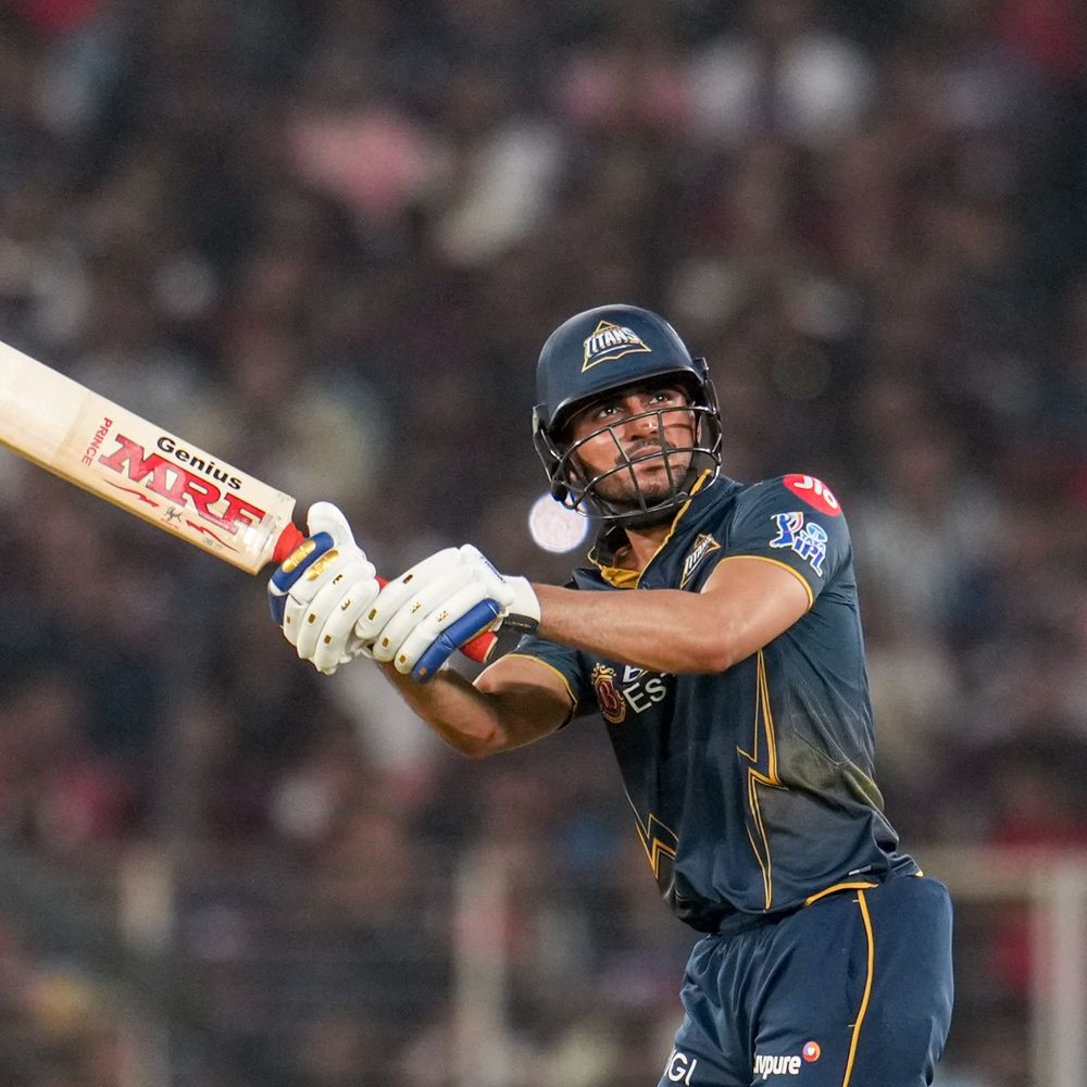 આ સીઝનમાં ઘરઆંગણે ગુજરાતની બીજી જીત:બેંગલુરુને 4 વિકેટથી હરાવ્યું; મેચમાં કોઈ ફિફ્ટી નહીં, અરશદ ખાને 3 વિકેટ ઝડપી