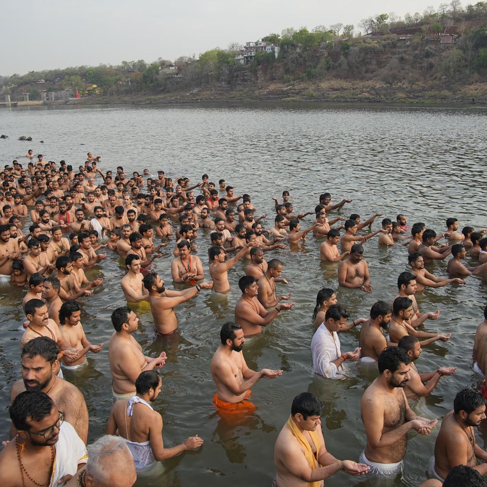 ઓમકારેશ્વરમાં માલપુરના યુવાનનું સન્માન, શંકરદૂત દ્વારા આધ્યાત્મિક દર્શન.