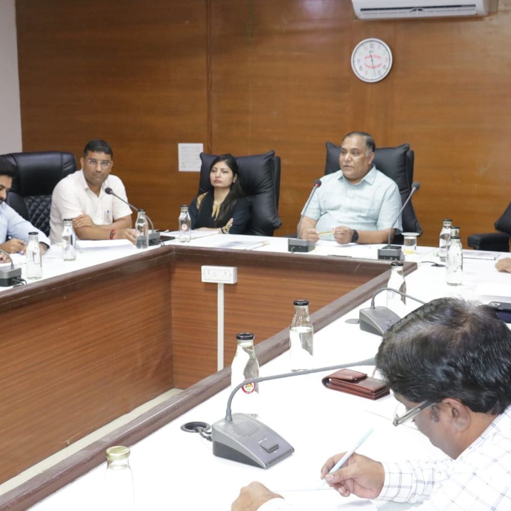 કલેકટરની બેઠક:ગીર સોમનાથ જિલ્લામાં પ્રિમોન્સૂનની કામગીરી શરૂ થશે