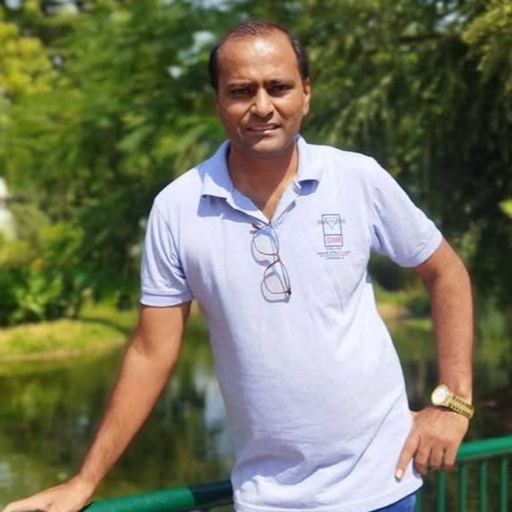 પત્નીના આડા સંબંધોથી કંટાળી પતિનો આપઘાત:7 મિનિટનો વીડિયો અને બે પેજની સુસાઈડ નોટ લખી, રડતા-રડતા કહ્યું- મારા બાળકોને ગળે લગાવી રડવા માંગતો હતો