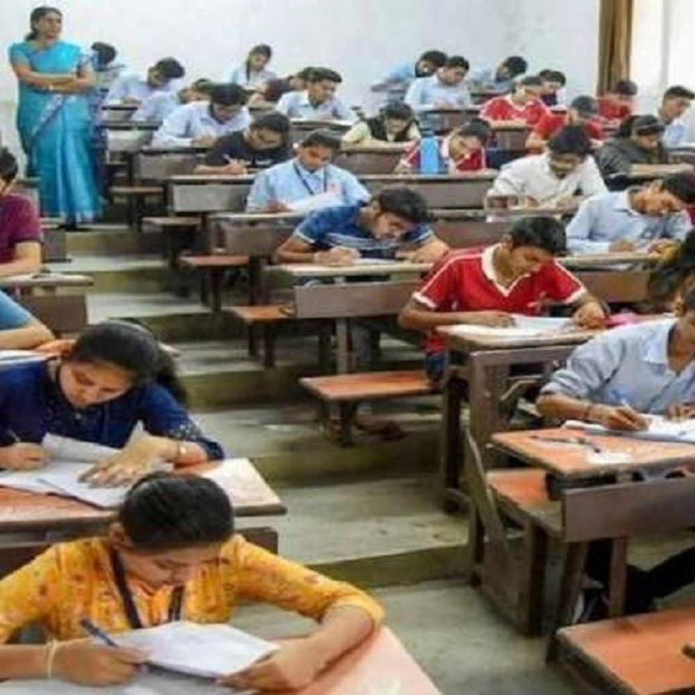 UG-NEETમાં ગેરરીતિ અટકાવવા વિદ્યાર્થીઓને રજા ન આપવા NTAનો નિર્ણય:મેડિકલ વિંગના રાષ્ટ્રીય સંયોજકે કહ્યું, વિદ્યાર્થીઓને કોલેજમાં બંધ કરવાના બદલે સિસ્ટમમાં સુધાર કરવાની જરૂર