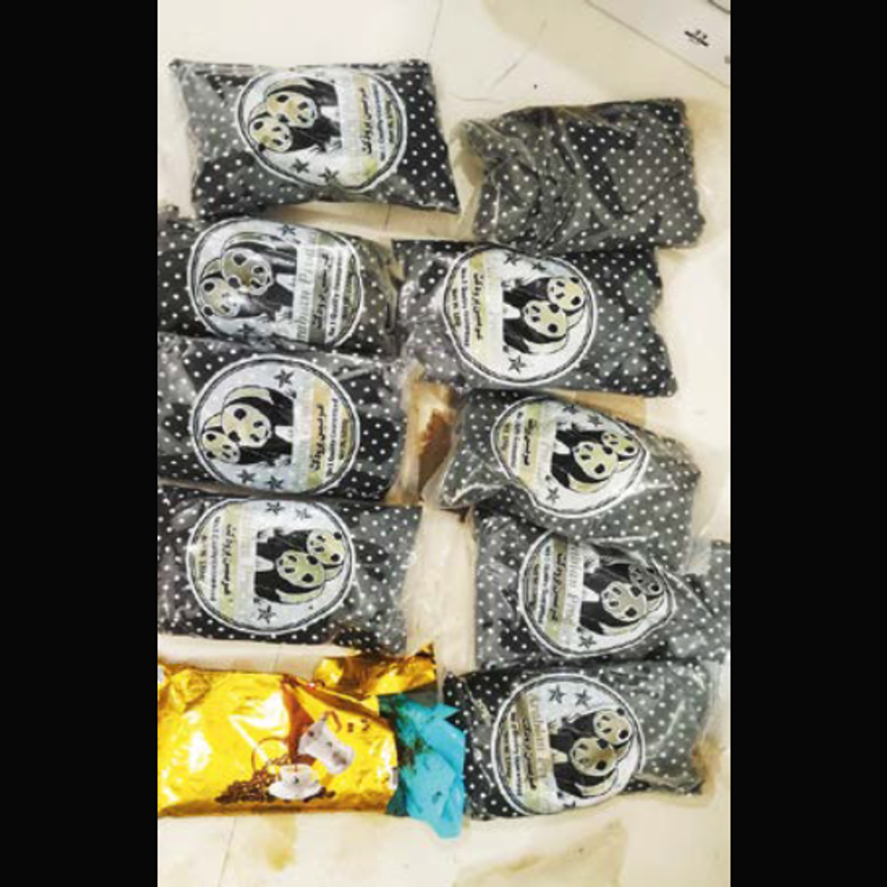 જખૌ પોલીસને પેટ્રોલિંગમાં શંકાસ્પદ પદાર્થના 10 પેકેટ મળ્યા.