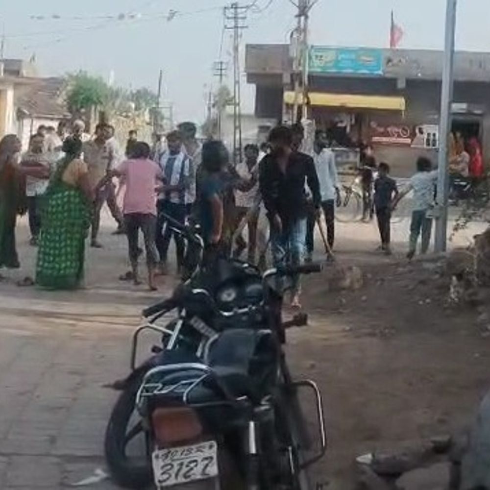 બરવાળાના રામપરામાં બાળકોની તકરાર હિંસક બની:બંને પક્ષના એક-એક વ્યક્તિને ઈજા, પોલીસે ફરિયાદ નોંધી તપાસ શરૂ કરી