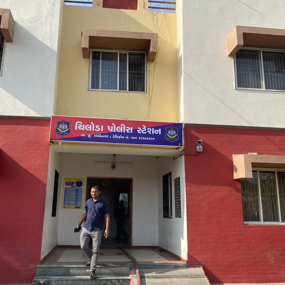 પાલજ પાટીયા પાસે પુરપાટ દોડતી કારે બાઈક સવારને કચડ્યો:રાંધેજાના યુવકનું ટૂંકી સારવાર બાદ મોત, પ્રસંગમાંથી પરત ફરી રહેલા પરિવારમાં માતમ છવાયો