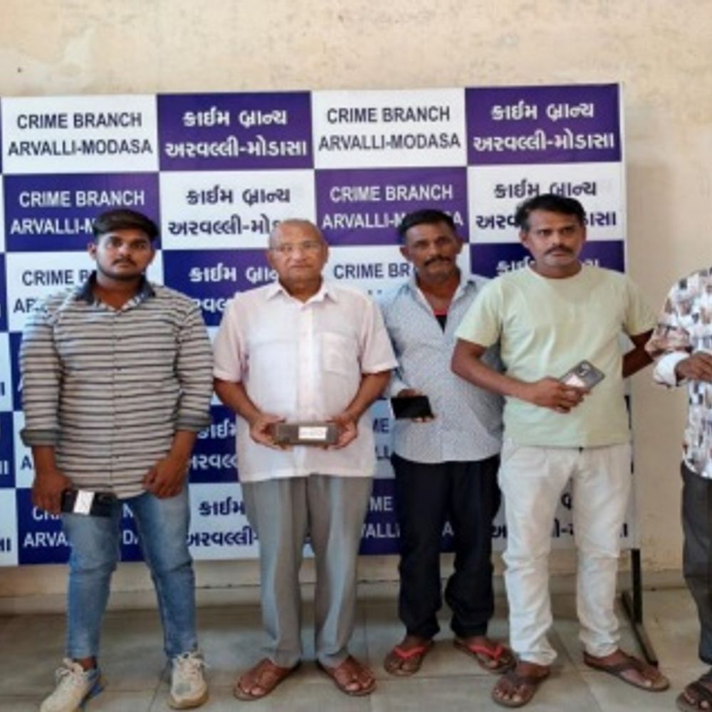તેરા તુજકો અર્પણ:અરવલ્લીમાં 10 ગુમ મોબાઇલ પરત કર્યા