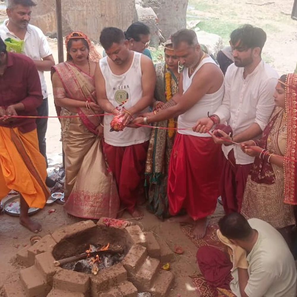 ચંદ્રુમાણા ગામે શ્રી ગોગા મહારાજની ફોટો પ્રાણ પ્રતિષ્ઠા:વાસુદેવ હરગોવિંદ વ્યાસ પરિવારે નૂતન મંદિરનું નિર્માણ કરાવ્યું