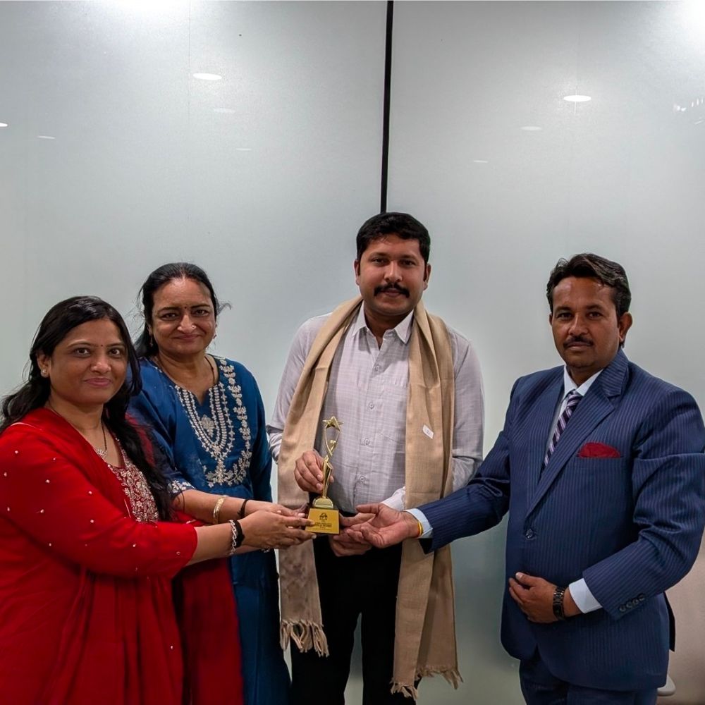 નવસારી LCB PI સાગર આહીરનું આંતરરાષ્ટ્રીય સન્માન:ગ્લોબલ એક્સિલન્સ બુક ઓફ રેકોર્ડ્સમાં સ્થાન, કોરોનાકાળની સેવા ફળી