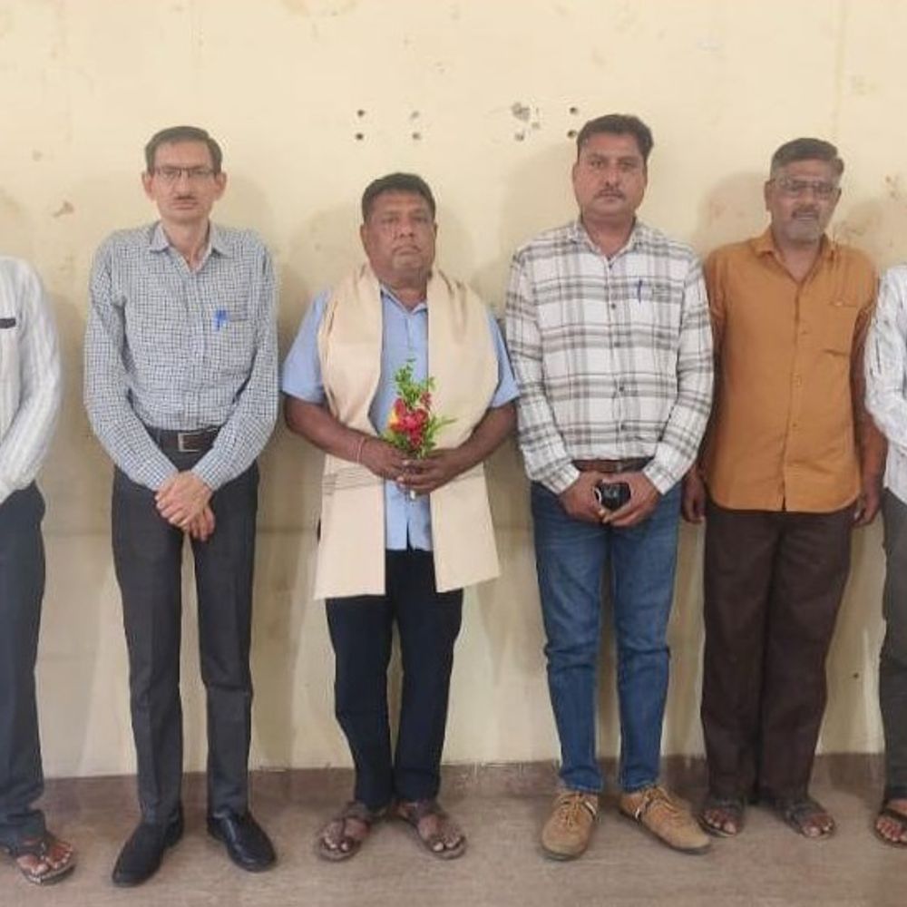 બોટાદ નગરપાલિકાના કર્મચારી બીપીનભાઈ રાઠોડ નિવૃત્ત:ટાઉન પ્લાનિંગ વિભાગમાં ફરજ બજાવતા હતા, વિદાય સમારોહ યોજાયો