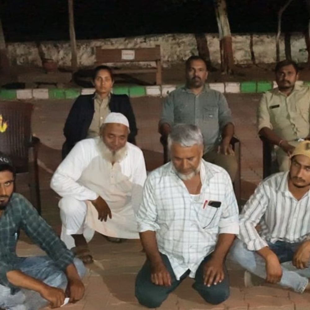પ્રવાસીઓને દંડ, પણ સ્ટાફના સગાને છૂટો દોર ?:સાસણમાં ચાર પ્રવાસીને 50 હજારનો દંડ, જ્યારે તોરણીયામાં વન વિભાગ કર્મચારીના ભાઈએ સિંહની પજવણી કરી છતાં તંત્ર મૌન!