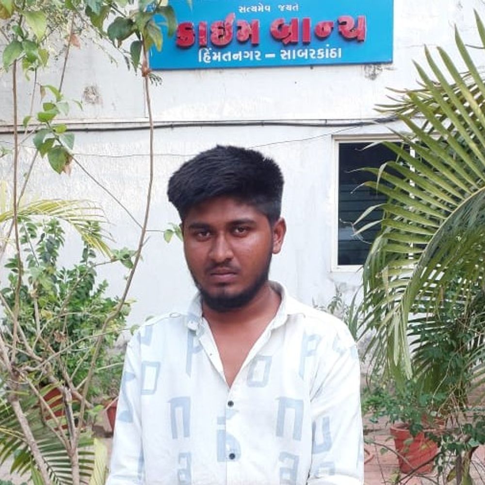 સાબરકાંઠા LCBએ પાસા હેઠળ આરોપીની અટકાયત કરી:ગેરકાયદેસર દારૂની હેરાફેરી બદલ અમરેલી જેલમાં ખસેડાયો