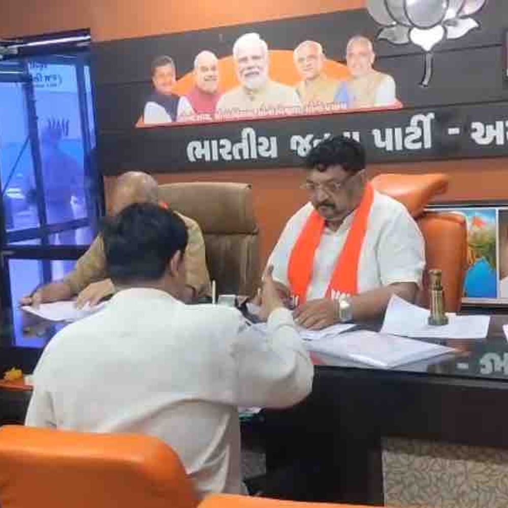 અમરેલીમાં ભાજપ દ્વારા સેન્સ પ્રક્રિયા શરૂ:પ્રમુખ-ઉપપ્રમુખ, કારોબારી ચેરમેન-દંડક માટે દાવેદારોની સુનાવણી