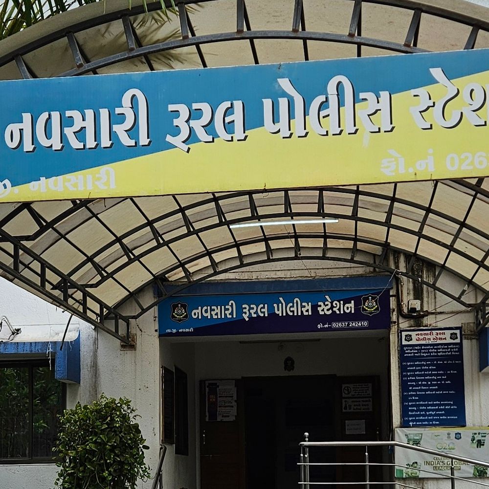 નવસારીમાં ₹6.96 લાખના દાગીના-રોકડની ચોરી:ગણેશ સીસોદ્રામાં ખેડૂતના બંધ ઘરમાં તસ્કરોનો હાથફેરો