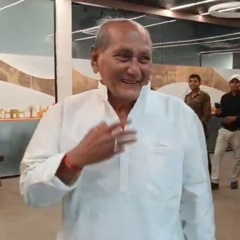 મેયર કેવા હોવા જોઈએ?, 'MLAએ કહ્યું- 'ગત ટર્મ જેવા નહીં':યોગેશ પટેલ બોલ્યા- 'ભાજપના કાર્યક્રમોમાં દેખાયા ન હોય એવી 3 પગપુરીઓ આ વખતે ઘૂસી ગઈ છે'