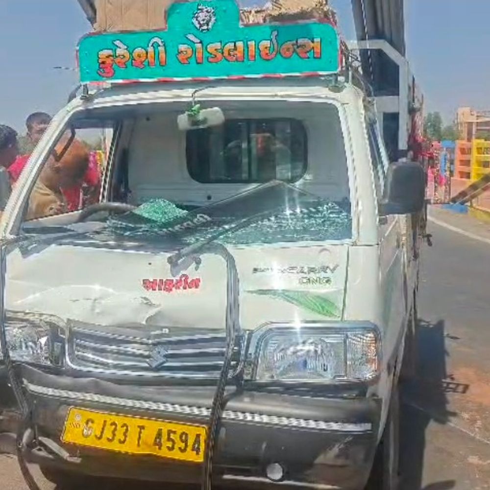કમકમાટીભર્યો અકસ્માત:અમરેલીના જેસિંગપરા પુલ પર ટેમ્પો અને બાઈક વચ્ચે ટક્કરમાં 73 વર્ષીય વૃદ્ધનું મોત