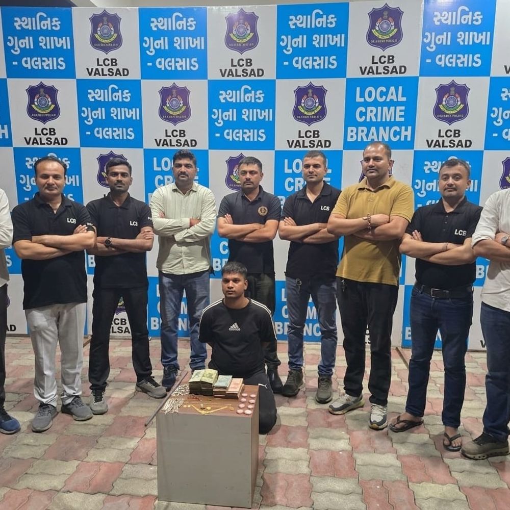 પારડીમાં ધોળા દિવસે ઘરફોડ ચોરી કરનાર તસ્કર ઝડપાયો:ગણતરીના કલાકોમાં પોલીસે રીઢા ગુનેગારને ઝડપી રૂ. 7.84 લાખનો મુદ્દામાલ જપ્ત કર્યો