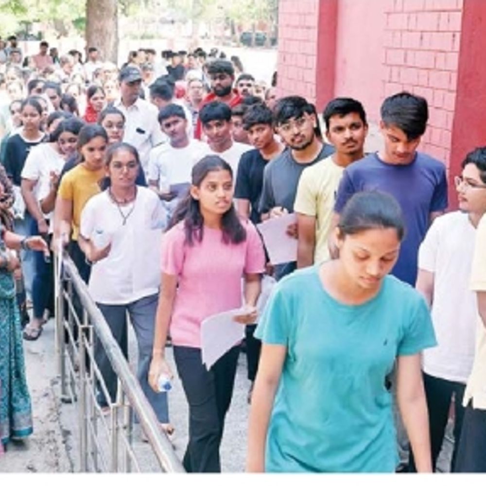NEET પરીક્ષા: વિદ્યાર્થીઓ ગુંચવાયા, મેરિટ ઊંચું જવાની સંભાવના.