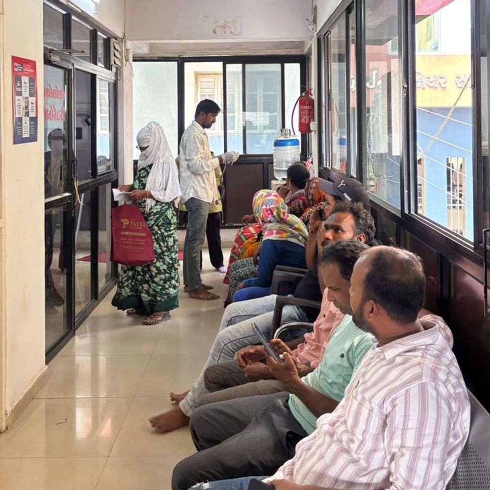 મોડાસા નગરપાલિકાના સફાઈ કામદારો માટે હેલ્થ ચેકઅપ યોજાયો:રેડક્રોસ સોસાયટીએ વિશ્વ રેડક્રોસ દિવસ નિમિત્તે સેવા સપ્તાહમાં આયોજન કર્યું