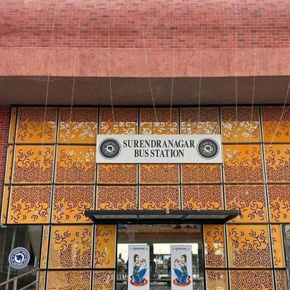 એસટી બસ કંડક્ટરનું મોટરસાયકલ ચોરાયું:સુરેન્દ્રનગર બસ સ્ટેન્ડ વર્કશોપ પાસેથી બાઈકની ચોરી, પોલીસ ફરિયાદ