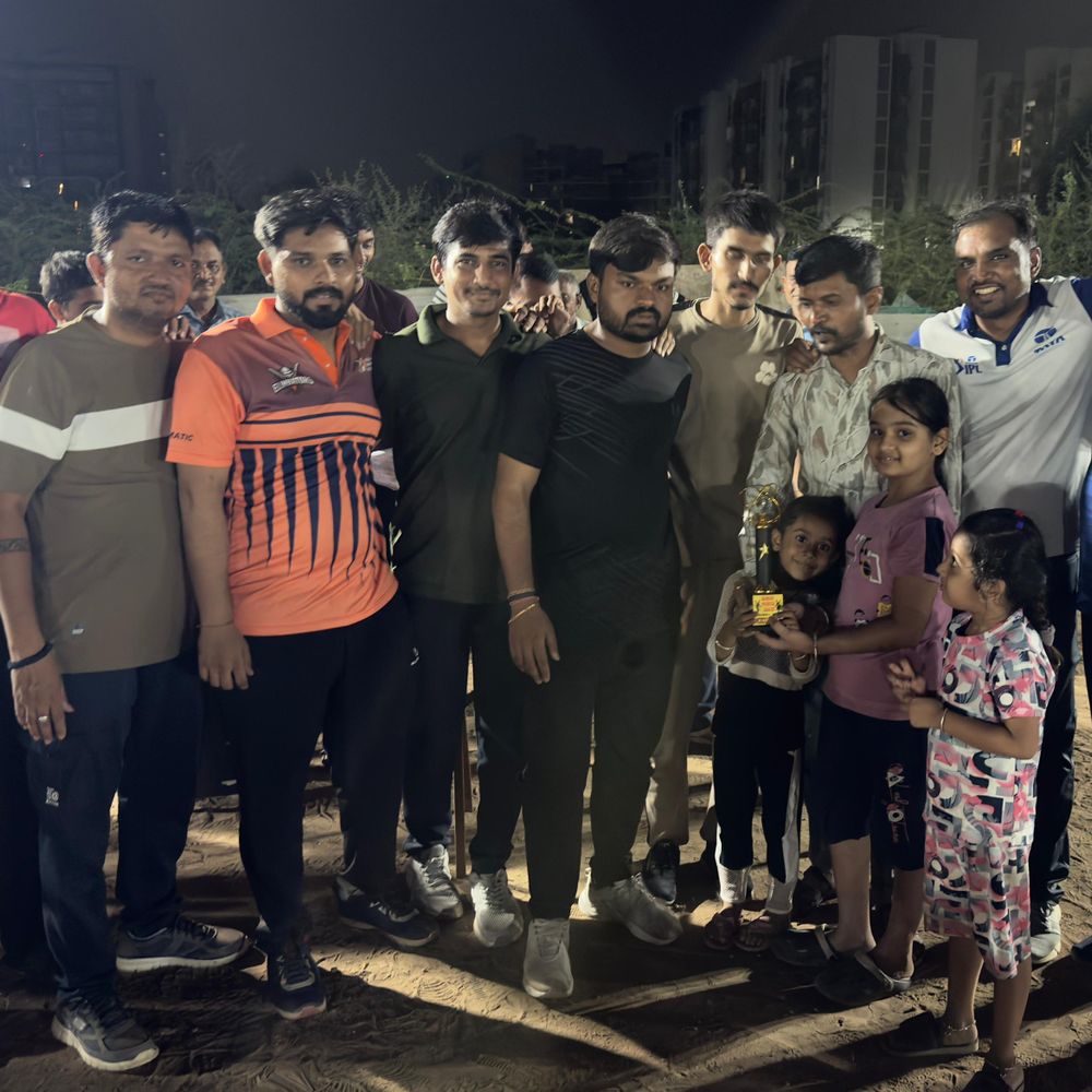 બંસરી હાઈટ્સ 2 માં ક્રિકેટ સીઝન 3 નું આયોજન:નાના ચિલોડામાં યુવાનો, બાળકો અને વડીલોએ ઉત્સાહભેર ભાગ લીધો