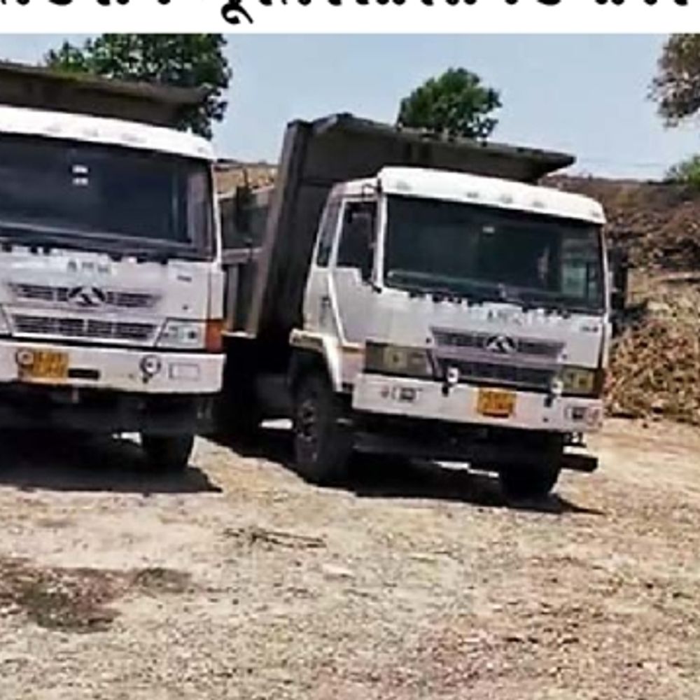 ખનીજચોરો બન્યા બેફામ:લોધિકાના ચાંદલી ગામે સરકારી ખરાબામાં ખનીજચોરી, ચાર ડમ્પર બે હિટાચી પકડાયા