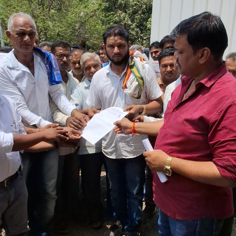 'વળતર આપો અથવા પાઈપલાઈન ઉખેડી લો':વલસાડ જિલ્લાના ધરમપુર તાલુકાના ખેડૂતોની ધીરજ ખૂટી, 3 વર્ષે પણ વળતર મળતાં પાણી પુરવઠા કચેરીનો ઘેરાવો કર્યો