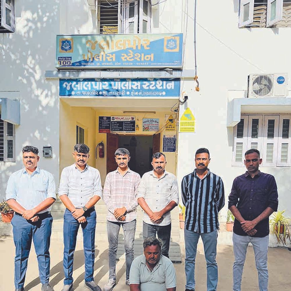 50 હજાર લઈ છૂ થઇ ગયો હતો‎:સસ્તું ડીઝલ આપવાના બહાને ખેડૂતો સાથે છેતરપિંડી કરનાર ગઠિયો સુરતથી દબોચાયો