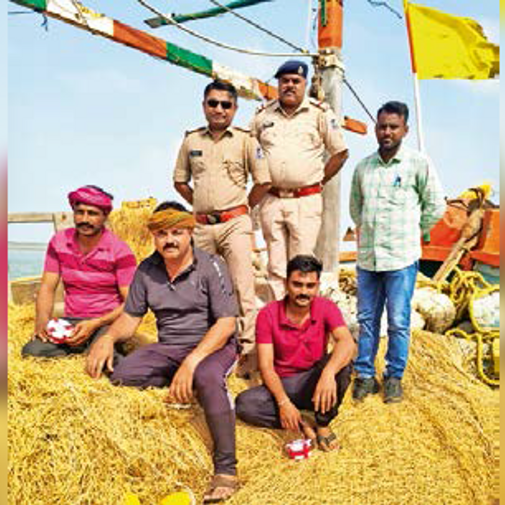 જખૌ: સાગર કવચ કવાયતમાં RDX ભરેલી બોટ અને 5 શખ્સો ઝડપાયા.