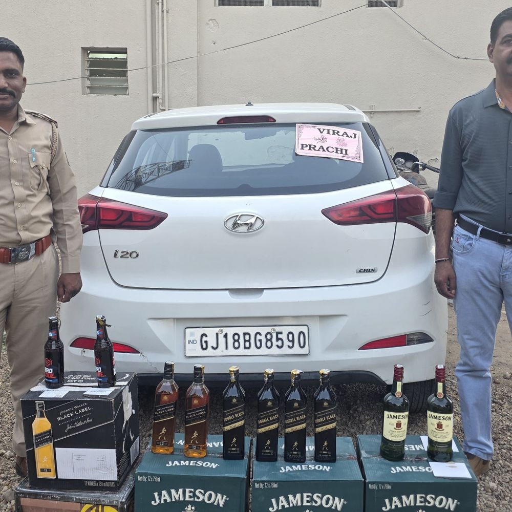 ખેડબ્રહ્મામાં LCBએ 2.74 લાખનો દારૂ ઝડપ્યો:કાર ચાલક ફરાર, 7.04 લાખનો મુદ્દામાલ જપ્ત કરાયો